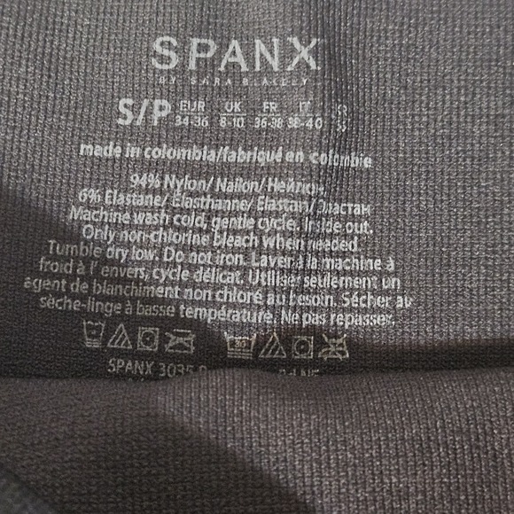 NEW Spanx Small Petite Black Camo Leggings Pants Shapewear LAURA of PEMBROKE - Picture 7 of 9